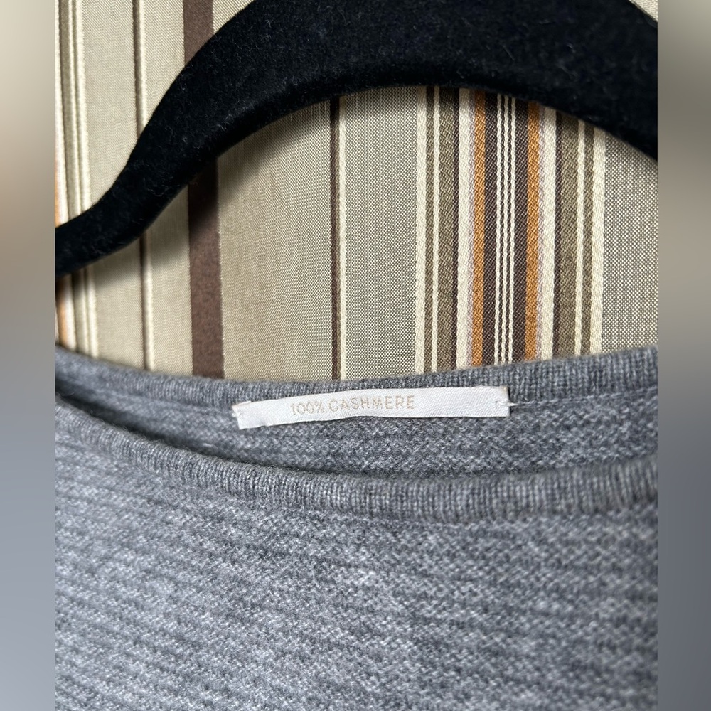 Cashmere sweater dress - Picture 6 of 15